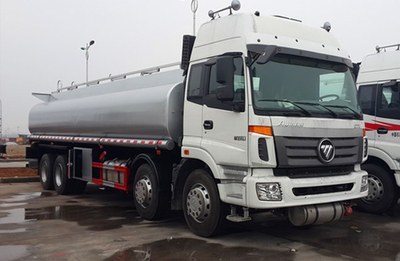 福田前四后八铝合金运油车 高效、安全、环保的油品运输解决方案